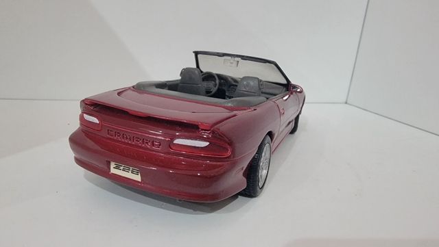Coche Camaro Z28 escala 1/24