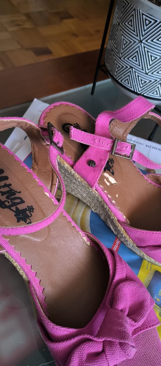 Sandalias cuña rosa
