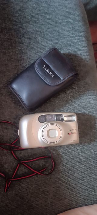 YASHICA EZ5 Zoom 70 - Macchina Fotografica Vintage