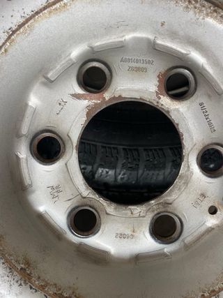 4 Llantas con neumaticos