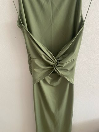 Vestido midi verde oliva ajustado