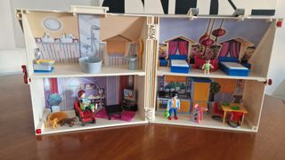 Casa Playmobil c/muñecos