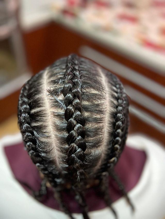 Trenzas pegadas, diseño sin extensiones