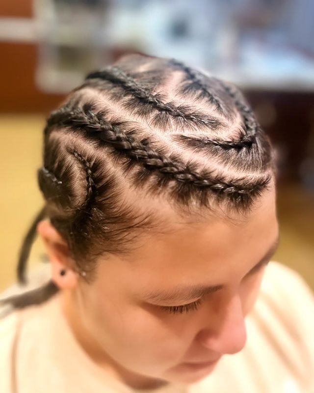 Trenzas pegadas, diseño sin extensiones