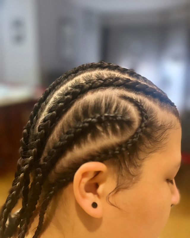 Trenzas pegadas, diseño sin extensiones