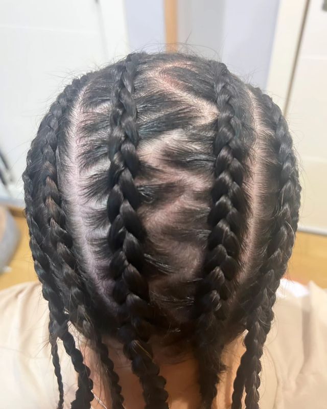 Trenzas pegadas, diseño sin extensiones