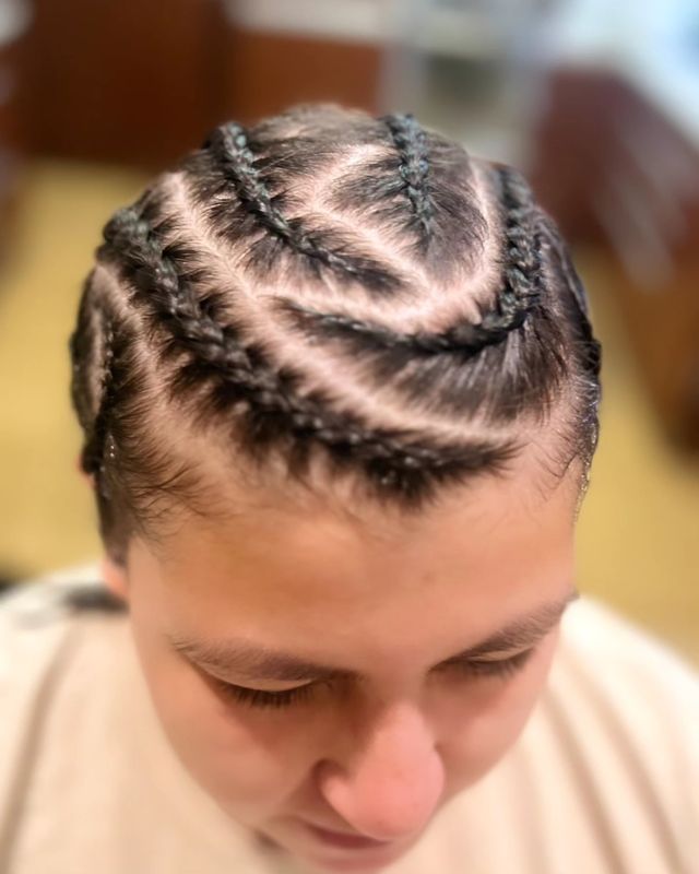 Trenzas pegadas, diseño sin extensiones