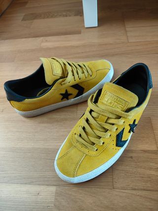Zapatillas Converse amarillas. Usadas 3 veces.