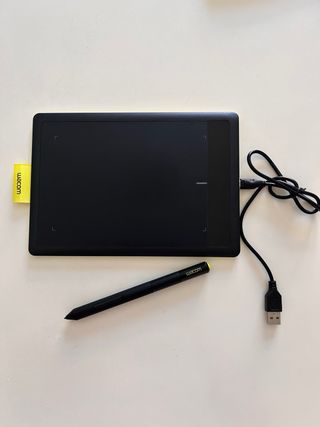 Wacom CTL47 - Tableta gráfica con lápiz óptico