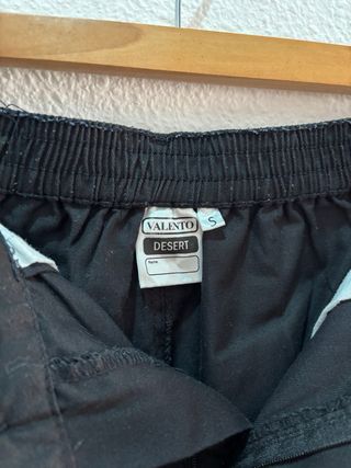 Pantalón corto negro unisex