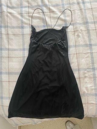 Vestido negro corto, elegante