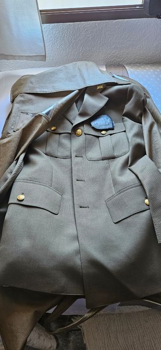 Traje militar