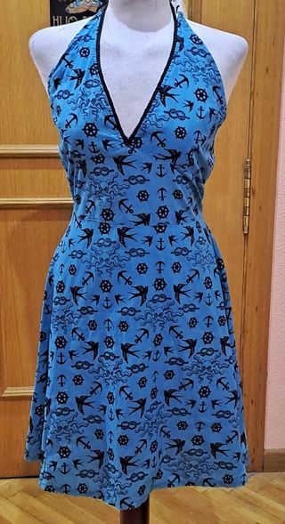 Vestido tattoos Too Fast