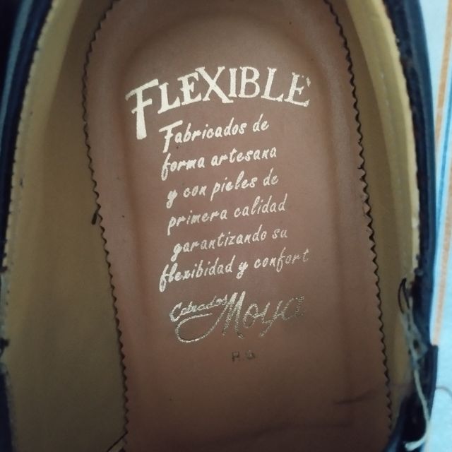 Zapatos de vestir de piel , 25