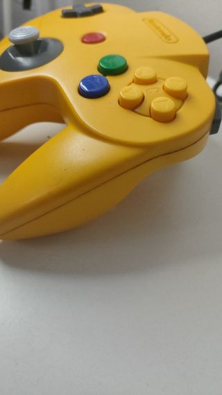 Mando. Nintendo 64 Amarillo