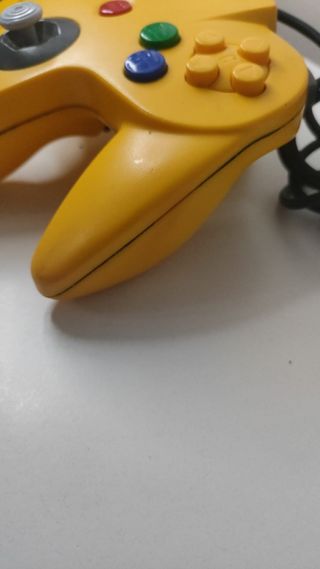 Mando. Nintendo 64 Amarillo