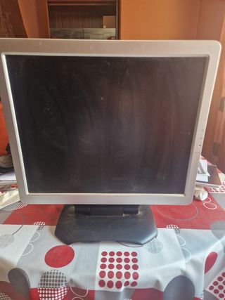 Monitor LCD 15" - Negro/Plata