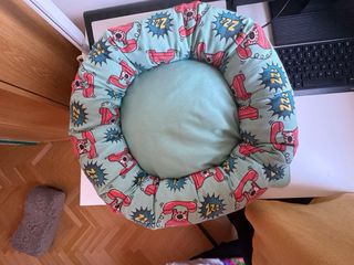 Cama redonda mascotas - roja y verde agua