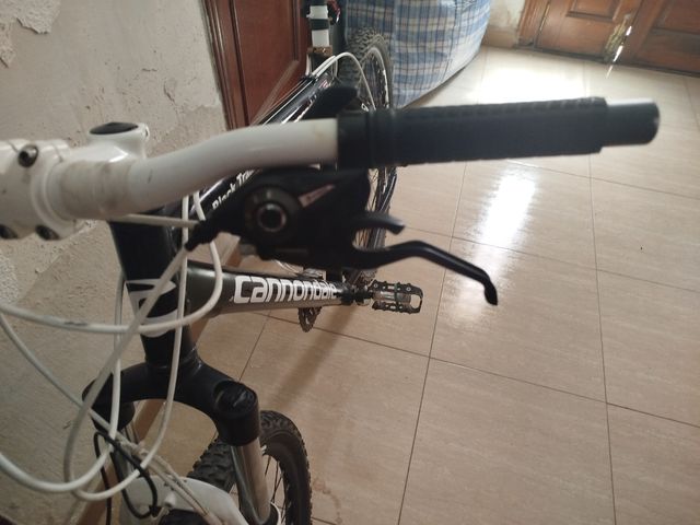 Cannondale Black Trail - Bicicleta montaña