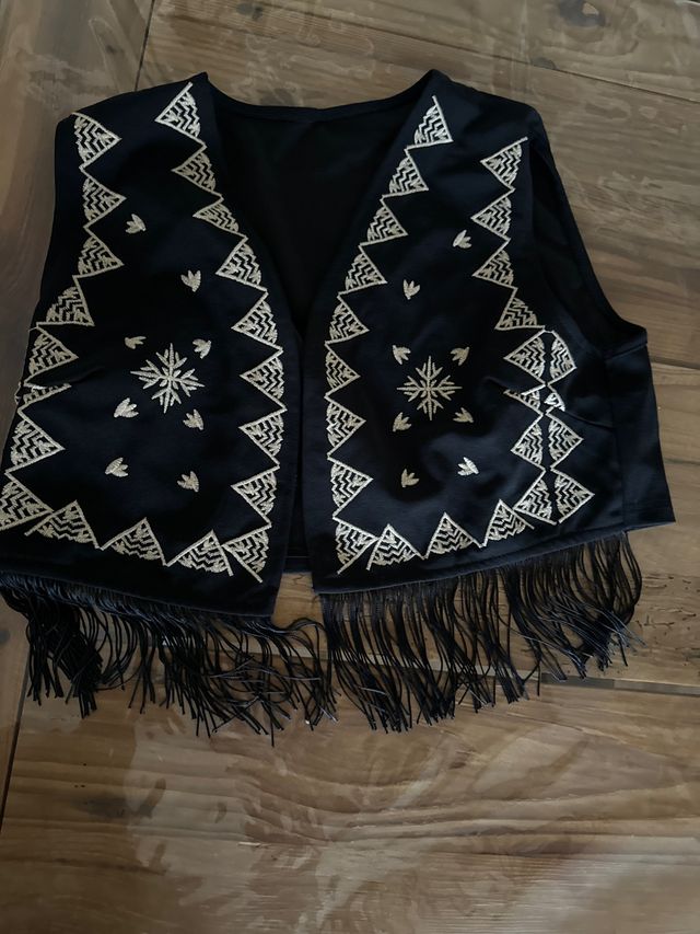 Chaleco negro con flecos - dorado