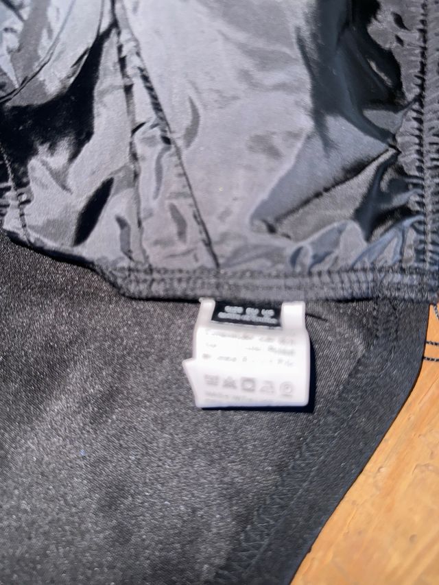 Chaleco negro con flecos - dorado