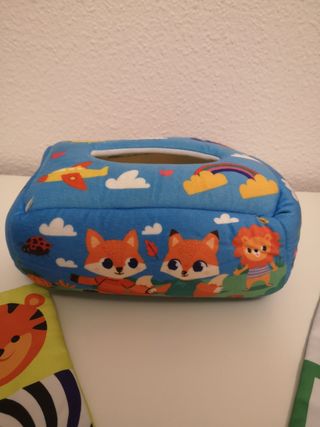 Caja pañuelos de juguete, de tela. Bebé