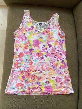 Top flores multicolor de Pimkie