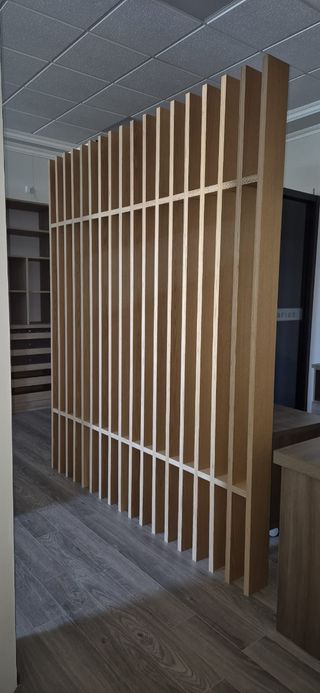 Separador ambiente madera roble