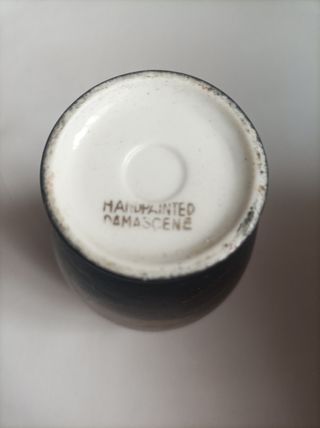 Jarrón antiguo porcelana negro-dorado