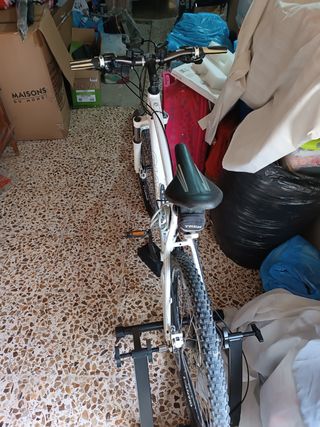 Bicicleta Giant Revel Blanca