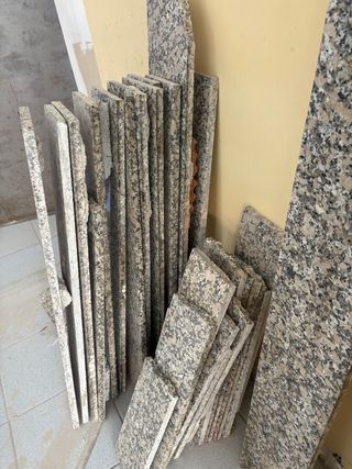 Granito - por piezas.
