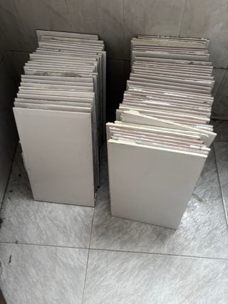 63 Losas pared blancas