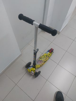 Patinete plegable con luces