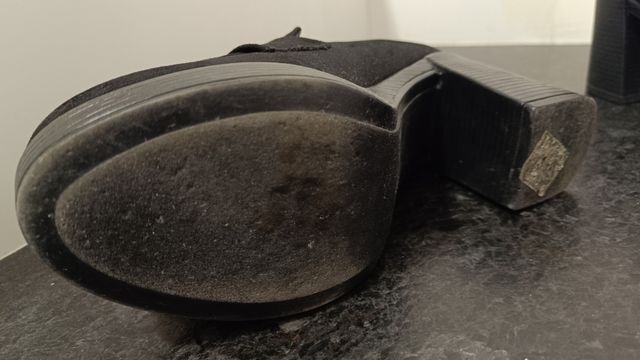 2 pares de Zapatos negros tacón cómodo