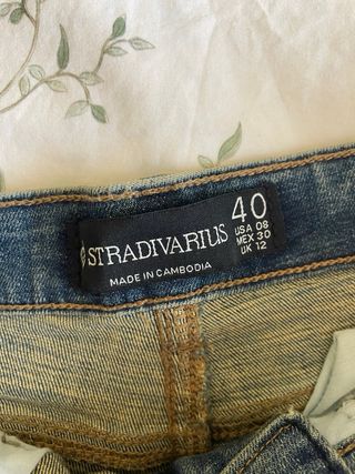Vaqueros Stradivarius tiro alto 40