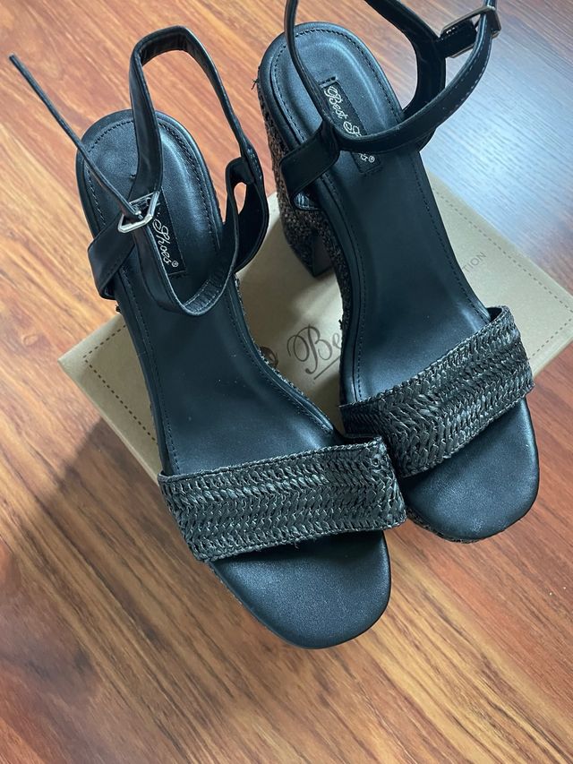 Sandalias tacón negras
