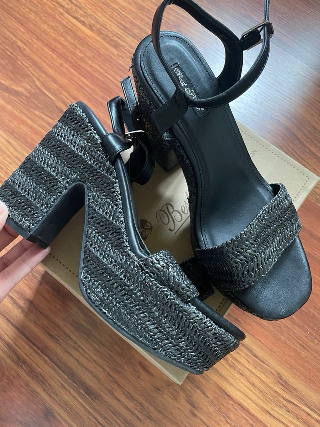 Sandalias tacón negras