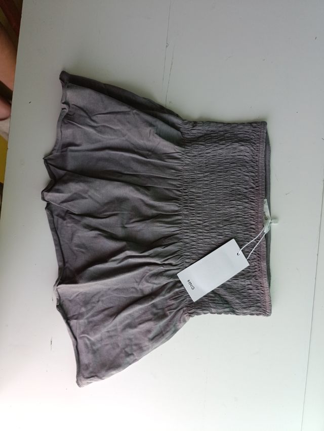 Top corto Mango gris, nuevo y sin estrenar