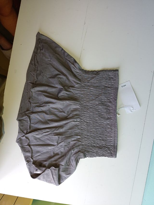 Top corto Mango gris, nuevo y sin estrenar