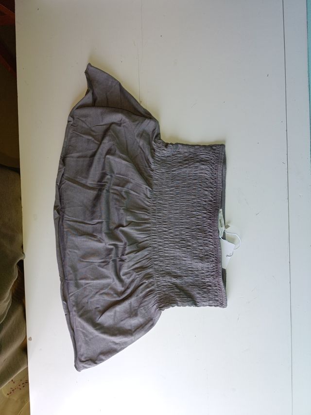 Top corto Mango gris, nuevo y sin estrenar