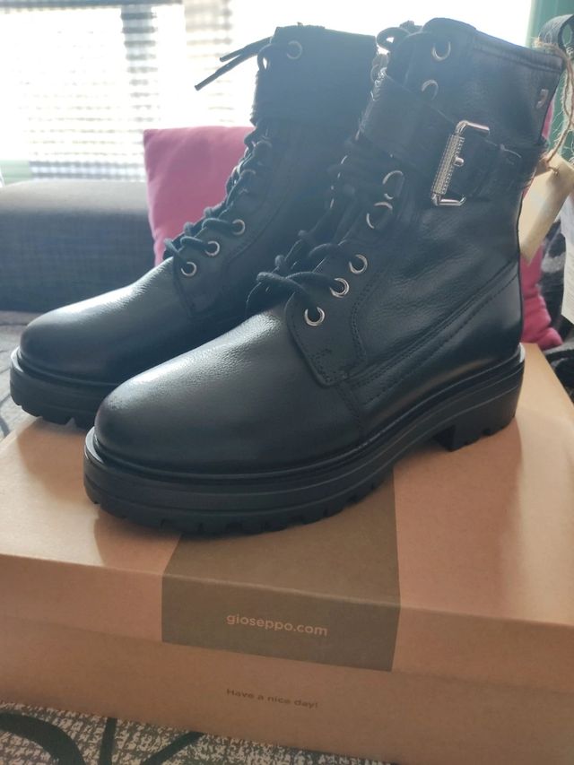 Botines Gioseppo negros -talla 39