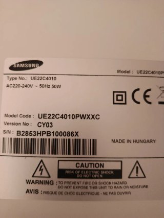 TV Samsung blanca + soporte pared