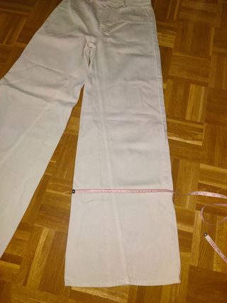 Pantalones campana Massimo Dutti blancos