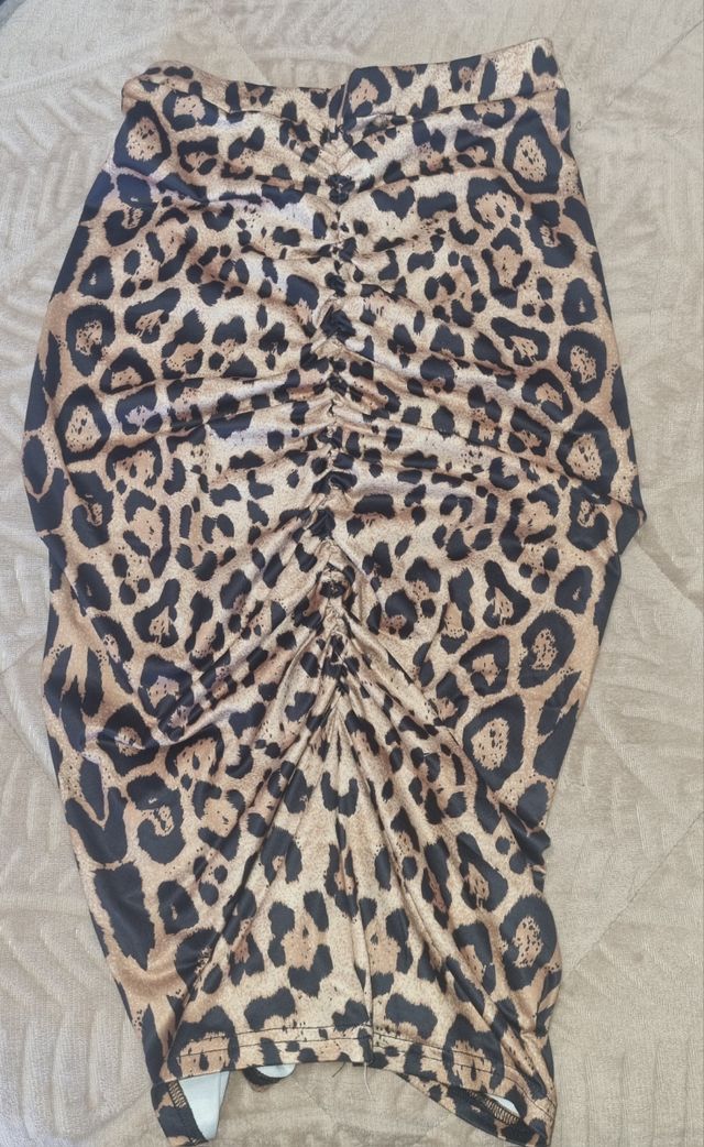 Falda midi leopardo