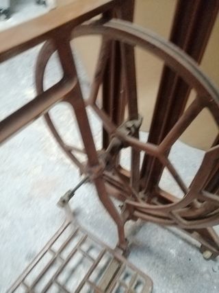 Máquina de coser Alfa antigua