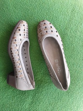 Zapatos salón   Marrón -talla 39