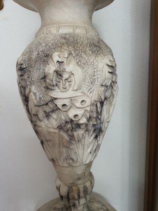 Jarrón columna mármol tallado