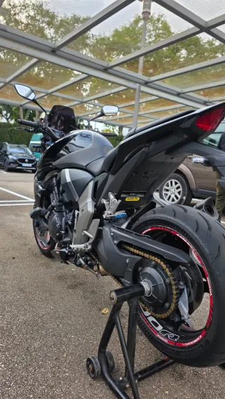 Honda CB1000R - Moto Impecable