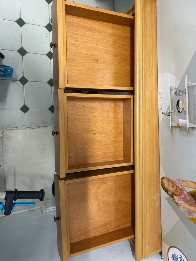 Scrivania da ufficio in legno con 3 cassetti