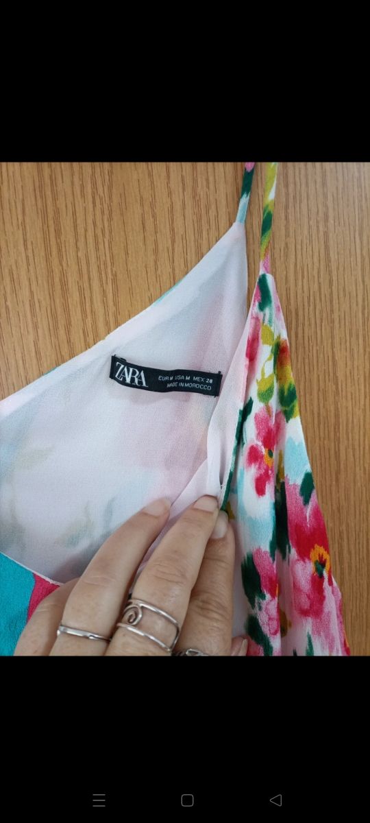 Blusa Zara flores multicolor Talla 4